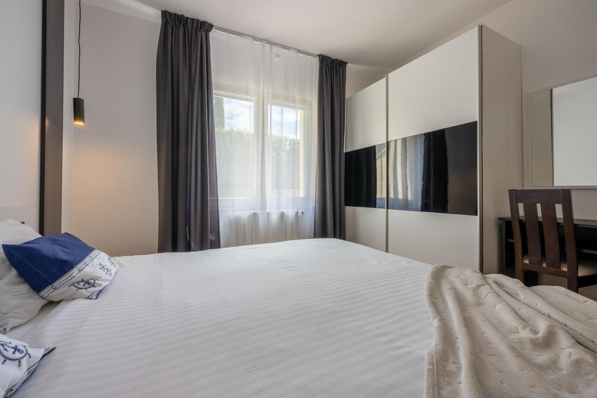 Apartments Vesna Малинська Екстер'єр фото